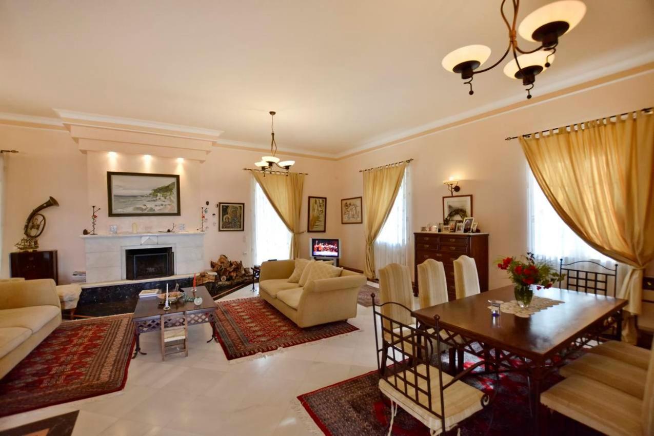 Durrell Corfu Strawberry-Pink Villa Perama  Luaran gambar